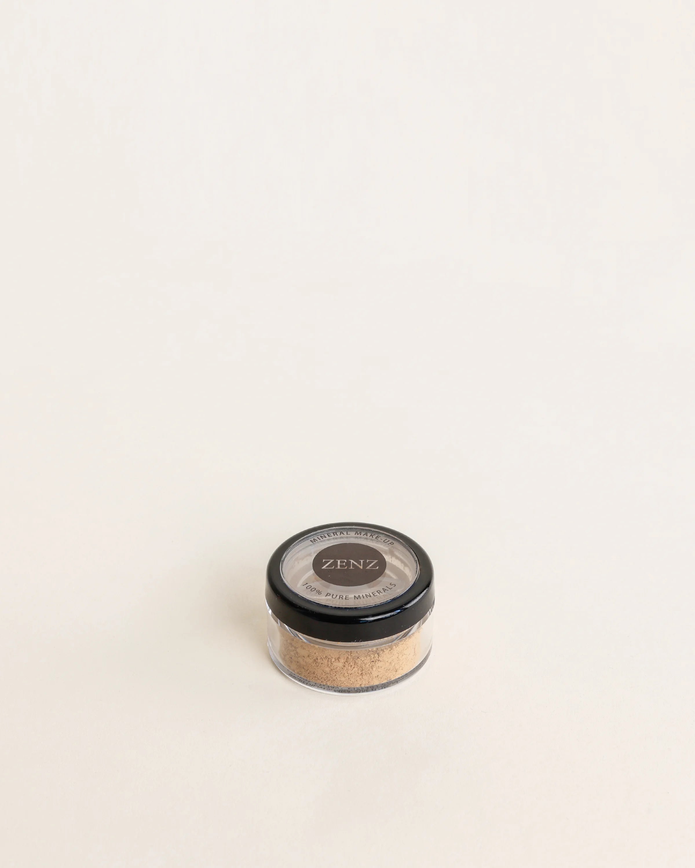 Mineral Foundation Magda no. 24, mörk