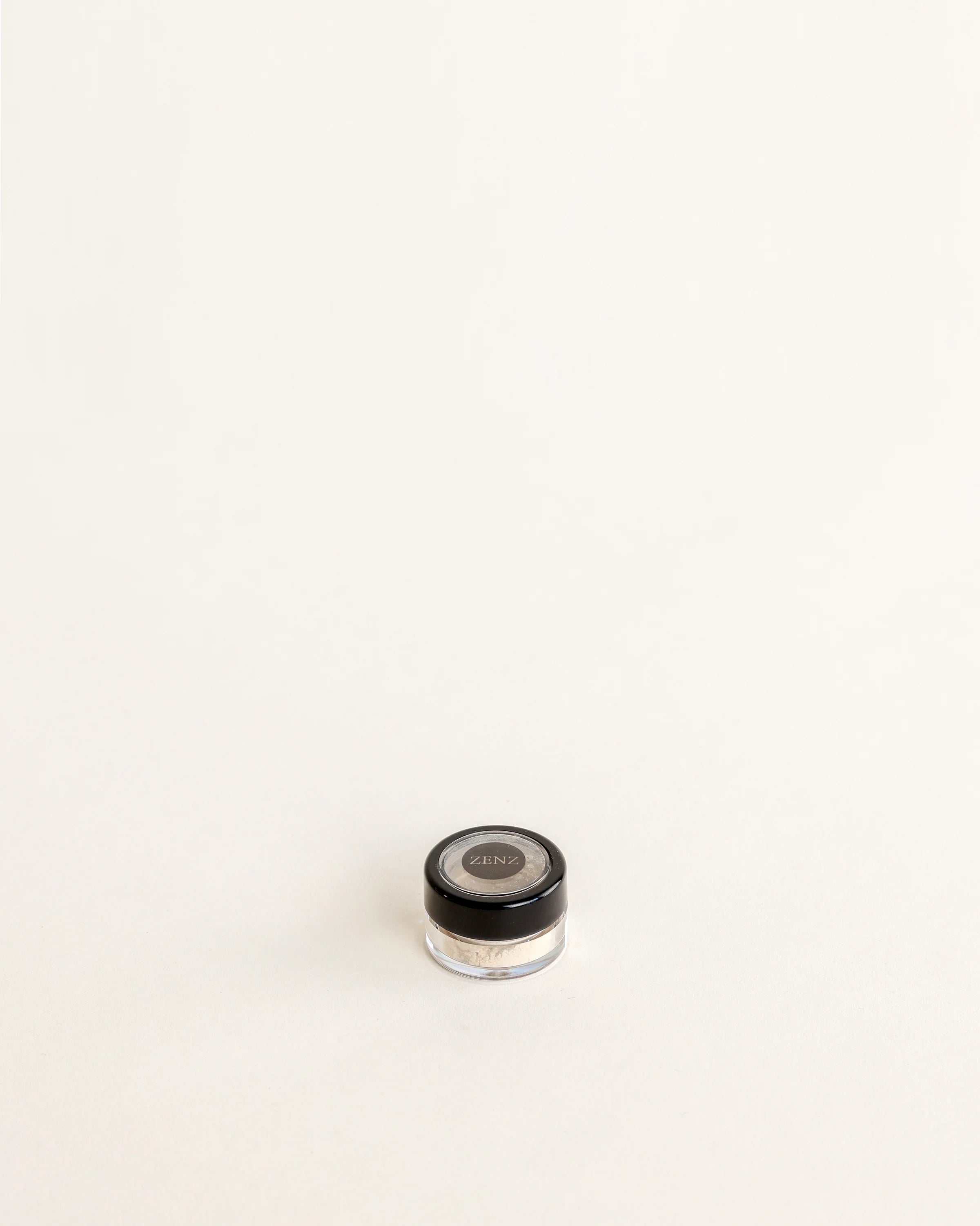 Mineral Eyeshadow Stella no. 52, ivory